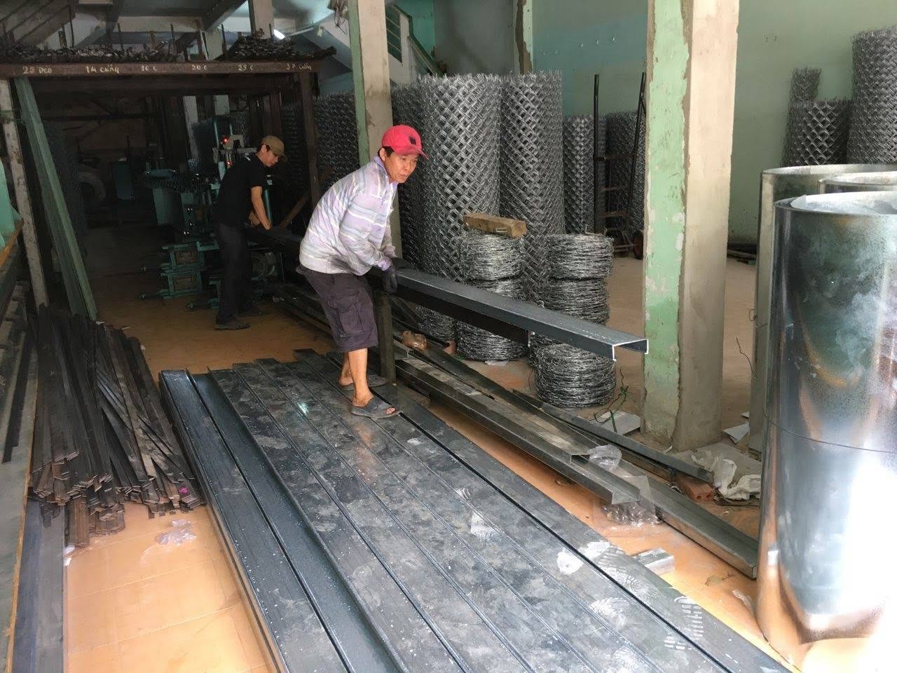 Tôn lạnh lợp mái nhà xưởng