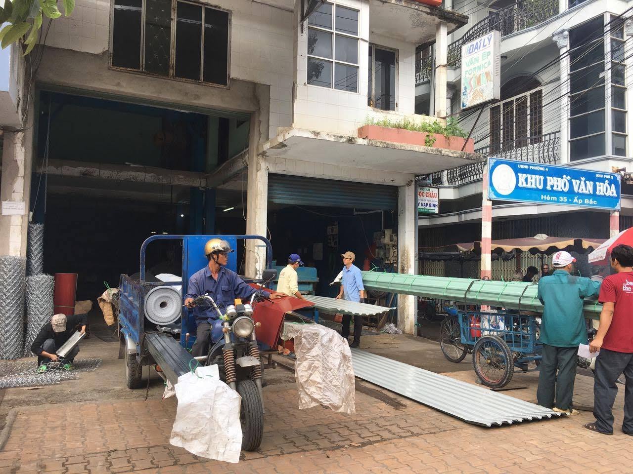 Tôn Zacs bền màu nhiệt đới